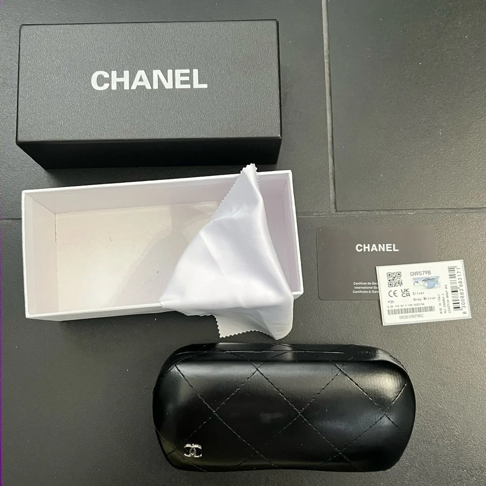 CHANEL vintage shield sunglasses - Picture 8 of 9